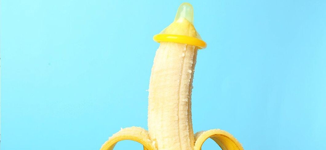 Jarrohlik qilmasdan jinsiy olatni kattalashtirishga taqlid sifatida prezervativdagi banan